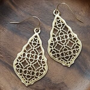 NEW! 💎 Gold Drop Earrings💎Filigree Hollow